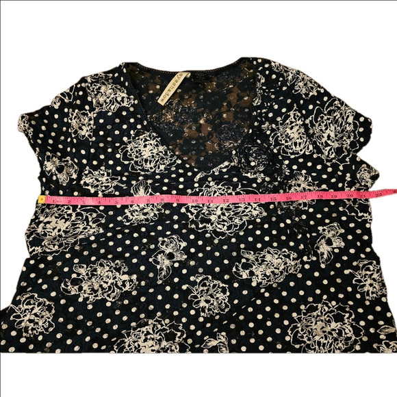 Eyeshadow V-Neck Short Sleeve Sheer With Floral Accent Size 17/19 - Picture 9 of 11